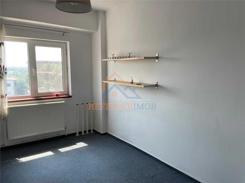 Rahova, Spatarul Preda, vanzare apartament 3 camere.